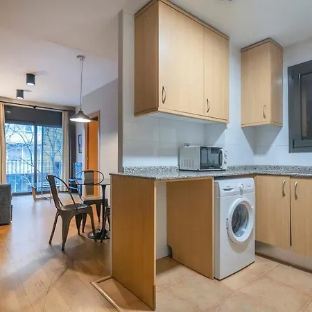 Modern And Bright In Eixample 1-3 דירה *