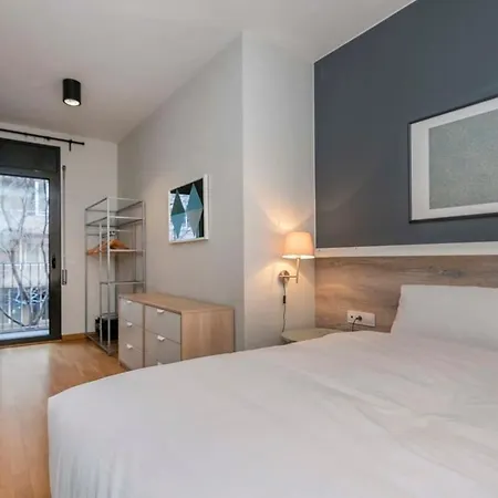 Modern And Bright In Eixample 1-3 Apartment