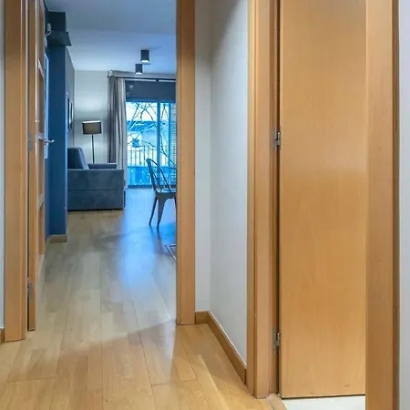 Modern And Bright In Eixample 1-3 דירה *