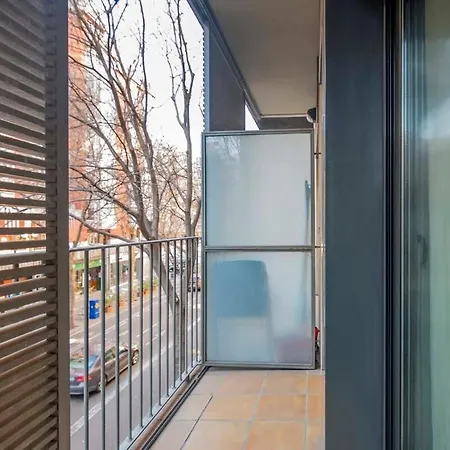 Modern And Bright In Eixample 1-3 Apartment *