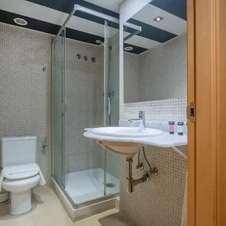 Modern And Bright In Eixample 1-3 דירה *