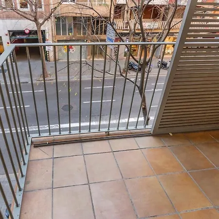 Modern And Bright In Eixample 1-3 *